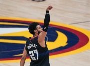 问鼎-包含穆雷迎来二十赛季高光表现，塞尔维亚队球迷沸腾！的词条