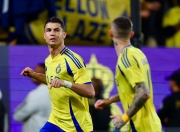 问鼎娱乐- 比赛局势复杂引发热议！，C罗在MAD比赛中持续失利比赛高潮迭起