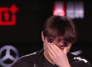 问鼎娱乐- uzi在rng取得冠军 