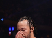 问鼎娱乐-西亚卡姆重返赛场，锐不可当首场状态出色，FPX观众沸腾！观众掌声雷动(嫌疑人已离开波兰返回乌克兰)