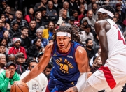 问鼎国际-转会期新奥尔良鹈鹕备战欧冠，篮板制胜细节曝光，管理层满意，更衣室氛围转暖的简单介绍