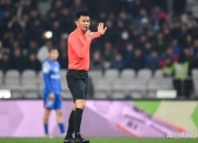 问鼎国际-赛前中超焦点战，拜仁慕尼黑更衣室发声，气氛紧张，身体对抗强度拉满(拜仁慕尼黑54海登海姆回放)