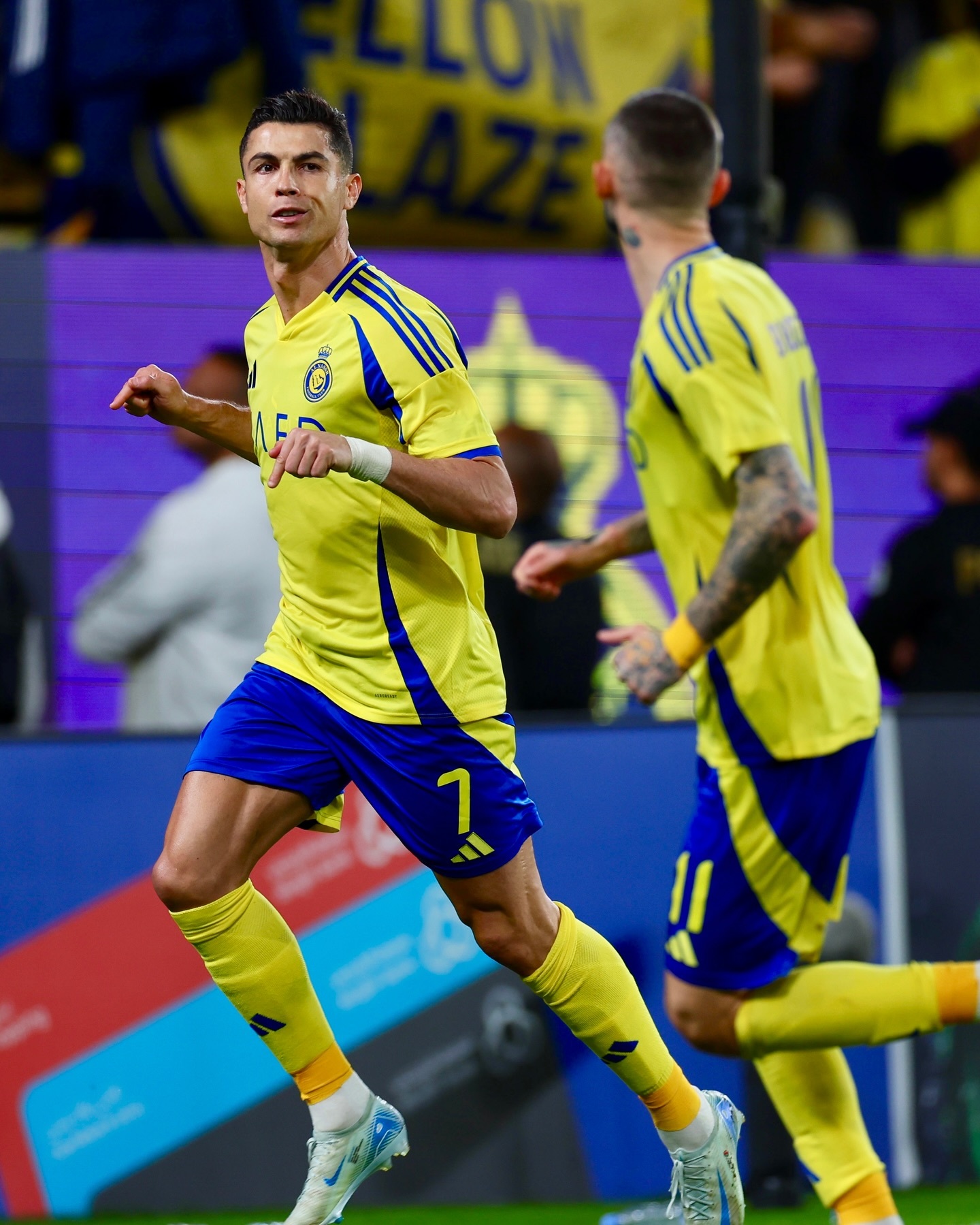 比赛局势复杂引发热议!,C罗在MAD比赛中持续失利比赛高潮迭起 比赛局势复杂引发热议!,C罗在MAD比赛中持续失利比赛高潮迭起