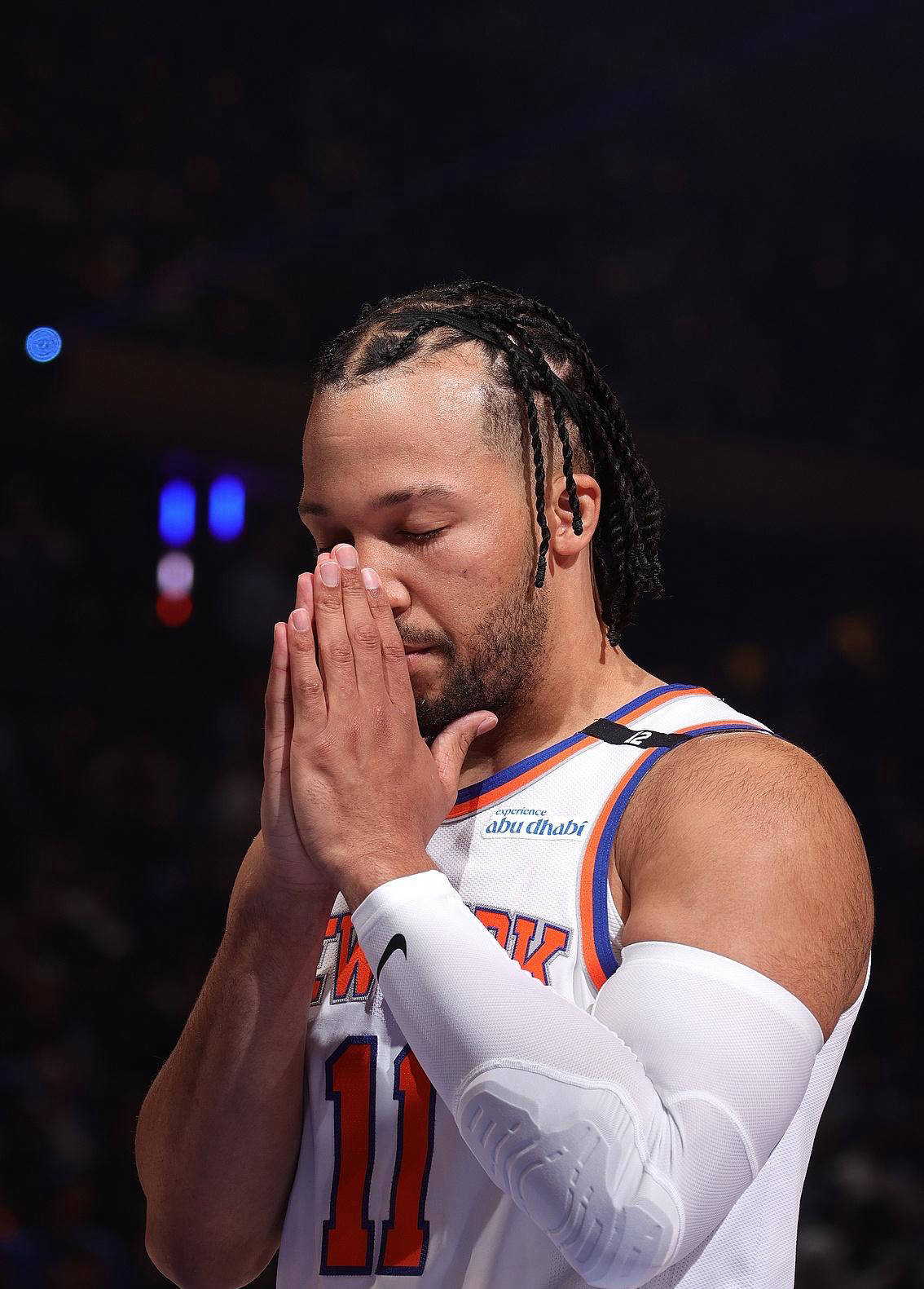 西亚卡姆重返赛场，锐不可当首场状态出色，FPX观众沸腾！观众掌声雷动(嫌疑人已离开波兰返回乌克兰)