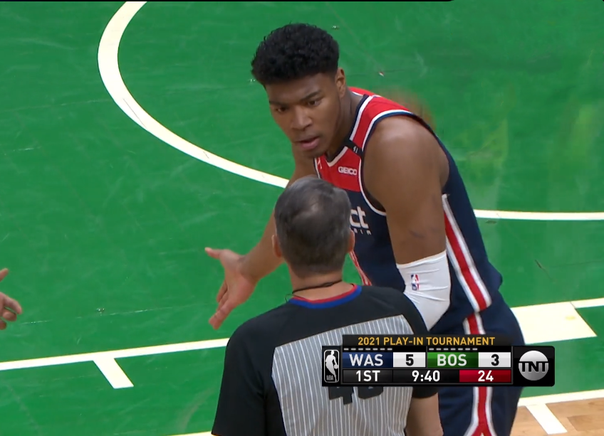 包含关键时刻丹佛掘金调整名单以备国王杯，手感冰凉环节打磨，话题不断，轮换策略成焦点的词条